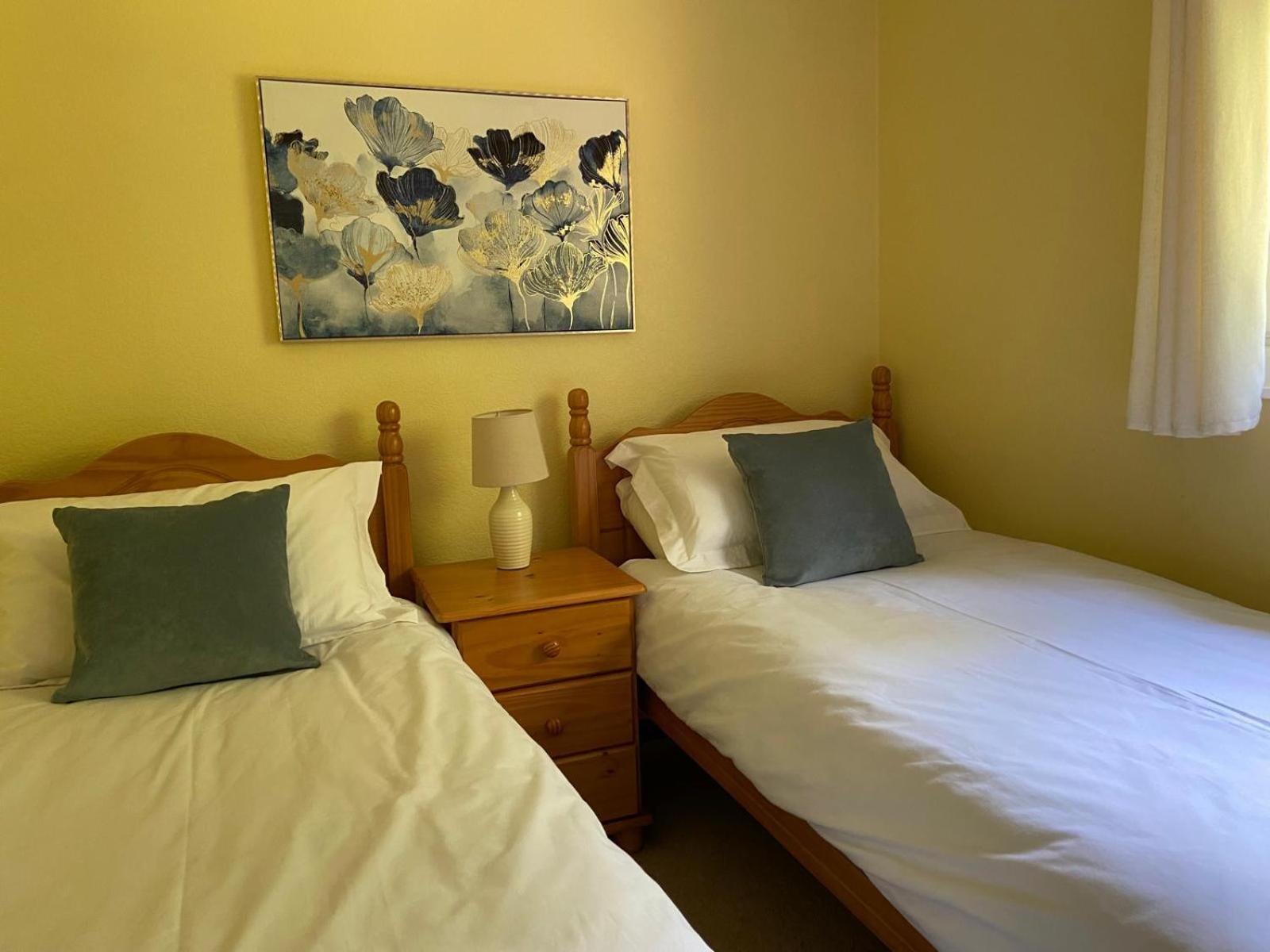 Chalet 64, Lakeside, Glan Gwna *